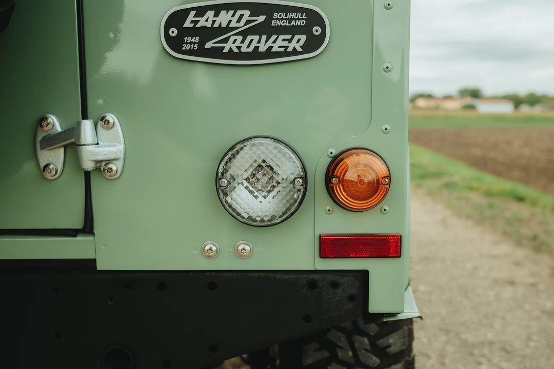 2015 Land Rover Defender 90 - Image 29 of 31