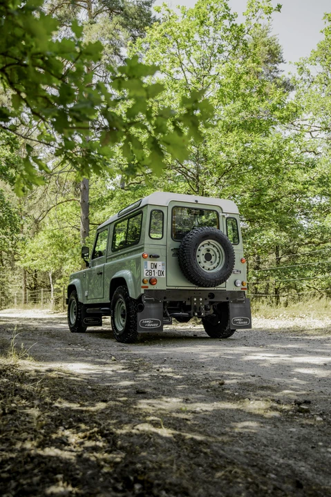2015 Land Rover Defender 90 - Image 21 of 31