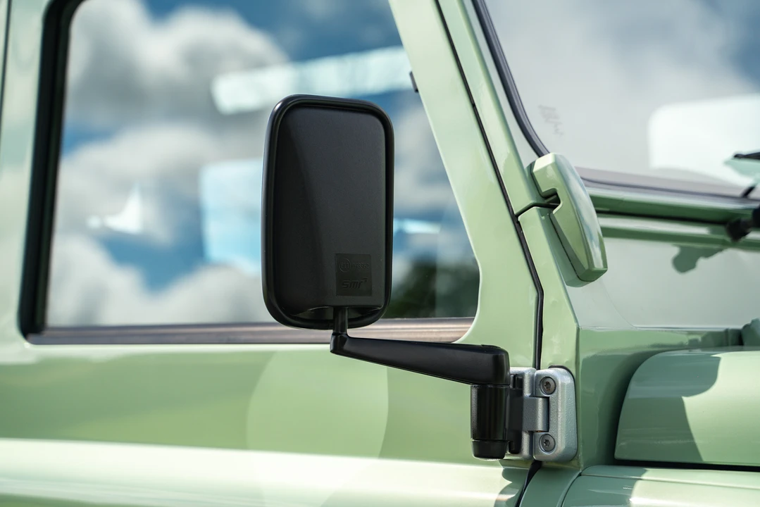 2015 Land Rover Defender 90 - Image 13 of 31