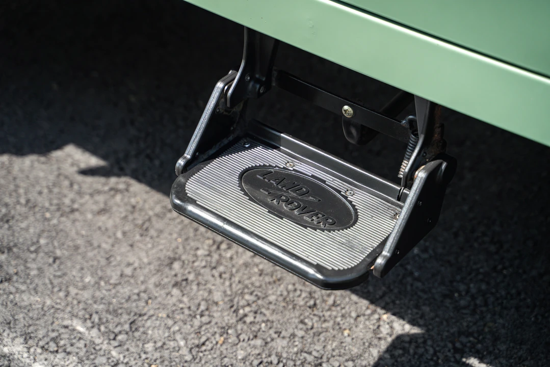 2015 Land Rover Defender 90 - Image 14 of 31