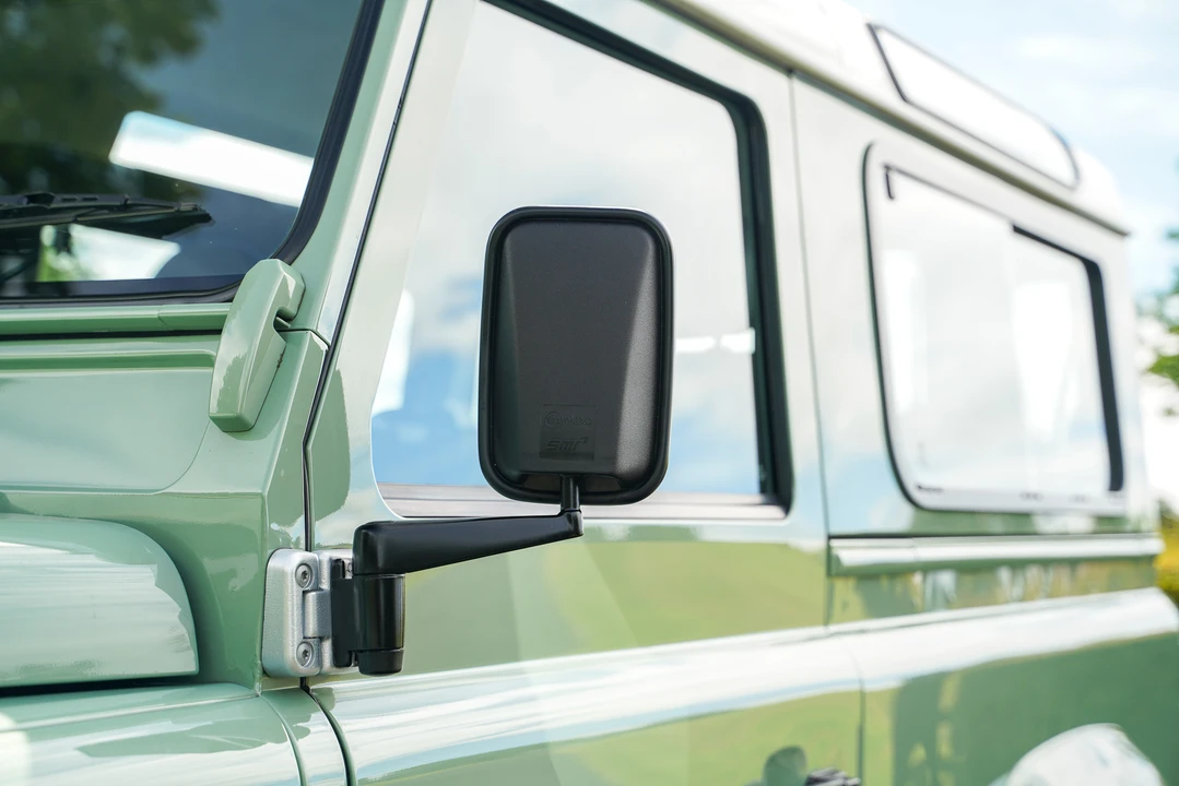 2015 Land Rover Defender 90 - Image 18 of 31