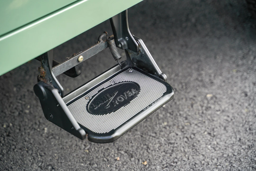 2015 Land Rover Defender 90 - Image 19 of 31