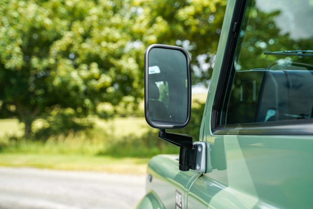 2015 Land Rover Defender 90 - Image 21 of 31