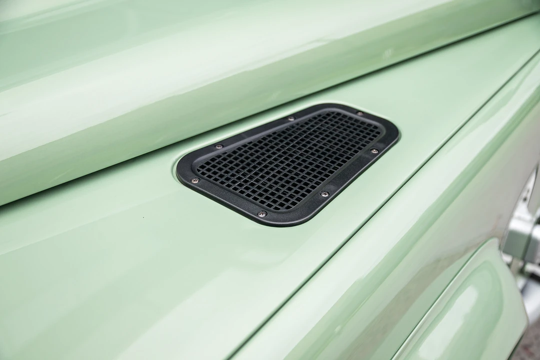 2015 Land Rover Defender 90 - Image 13 of 31