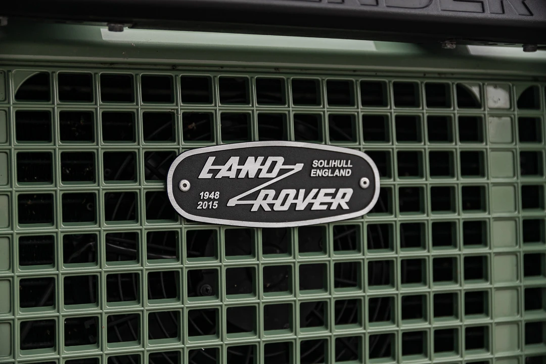 2015 Land Rover Defender 90 - Image 17 of 31