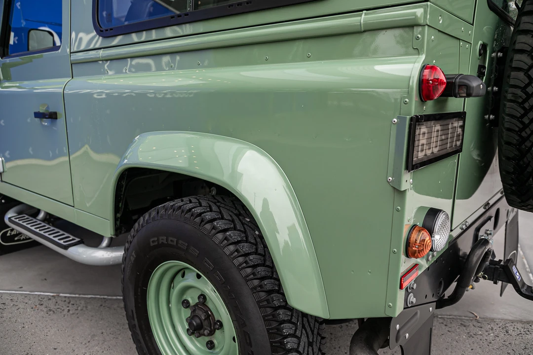 2015 Land Rover Defender 90 - Image 28 of 31