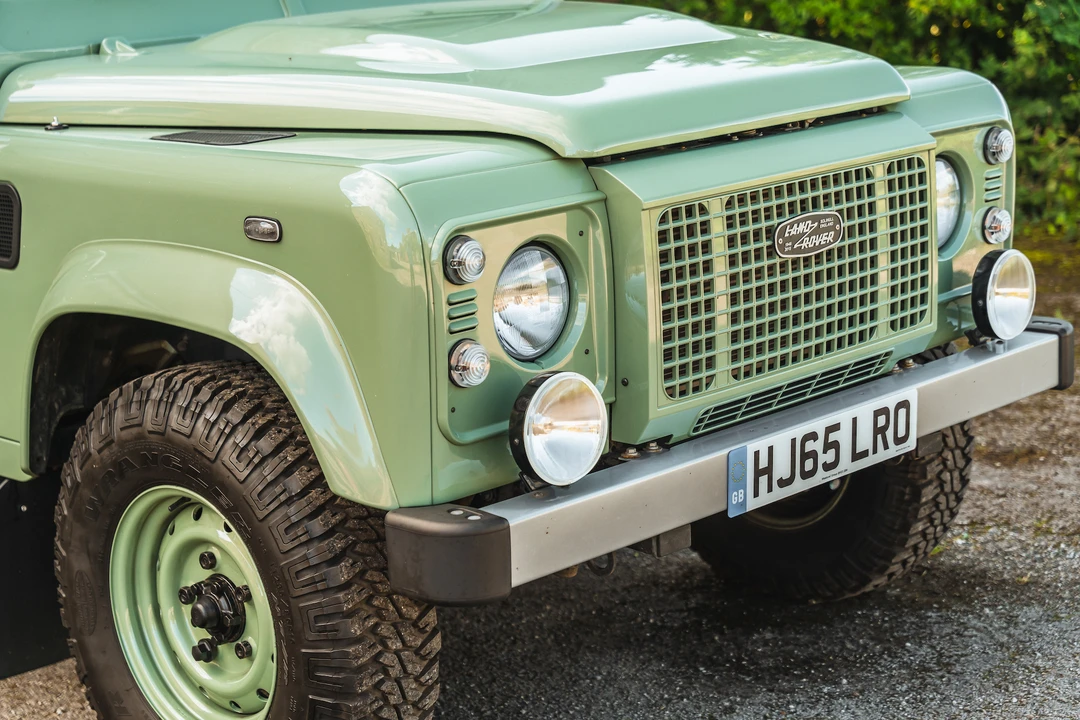 2015 Land Rover Defender 90 - Image 22 of 31
