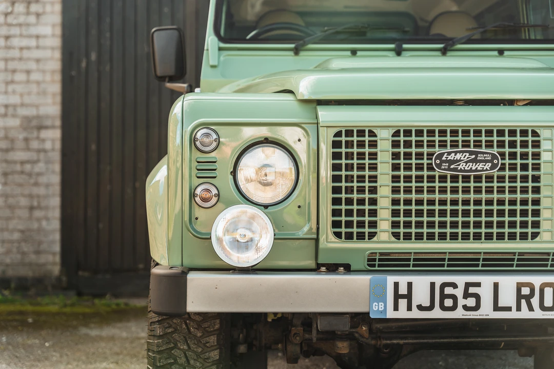 2015 Land Rover Defender 90 - Image 23 of 31