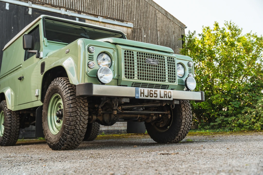 2015 Land Rover Defender 90 - Image 26 of 31