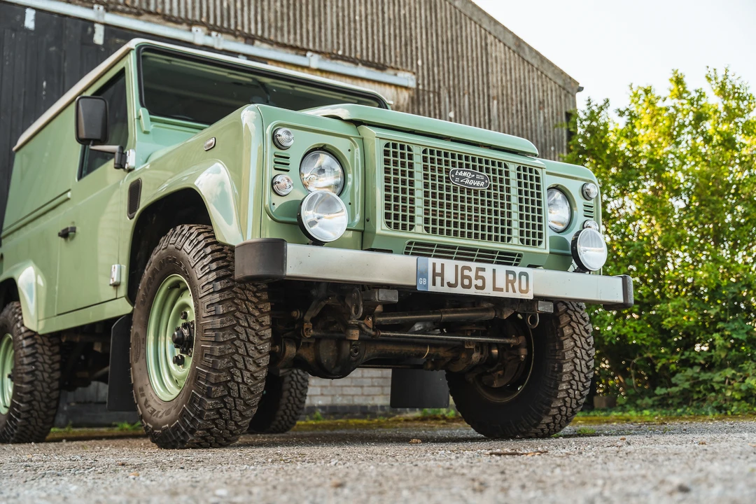2015 Land Rover Defender 90 - Image 27 of 31