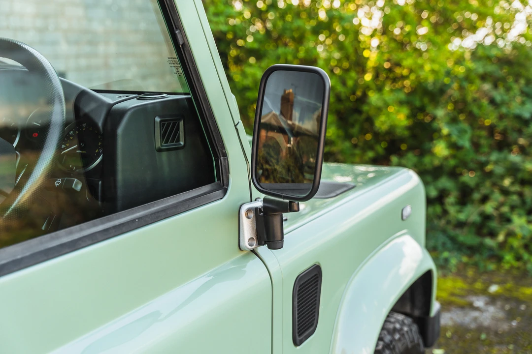 2015 Land Rover Defender 90 - Image 29 of 31