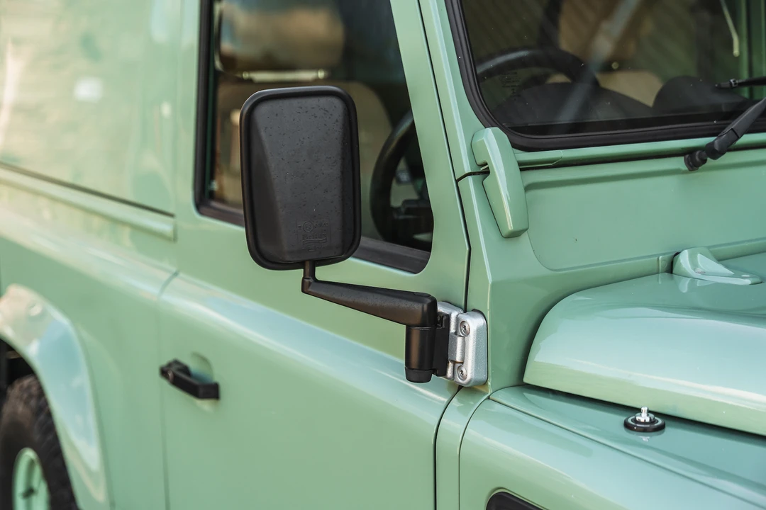 2015 Land Rover Defender 90 - Image 30 of 31