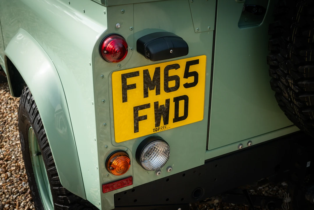 2015 Land Rover Defender 90 - Image 19 of 31