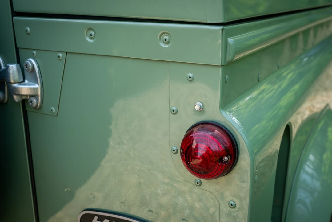 2015 Land Rover Defender 90 - Image 23 of 31