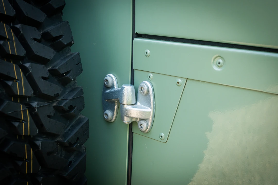 2015 Land Rover Defender 90 - Image 24 of 31