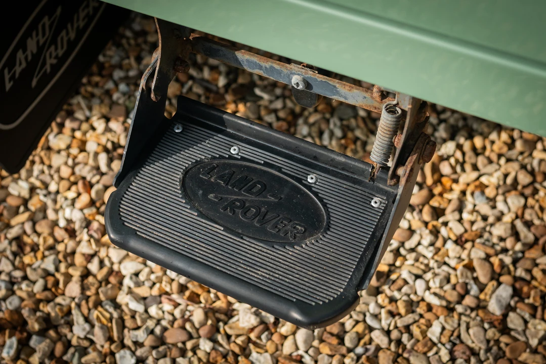 2015 Land Rover Defender 90 - Image 30 of 31