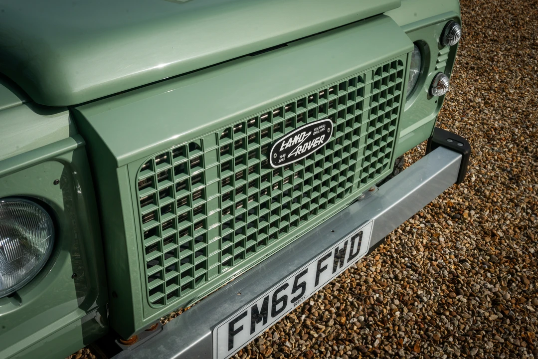 2015 Land Rover Defender 90 - Image 18 of 31