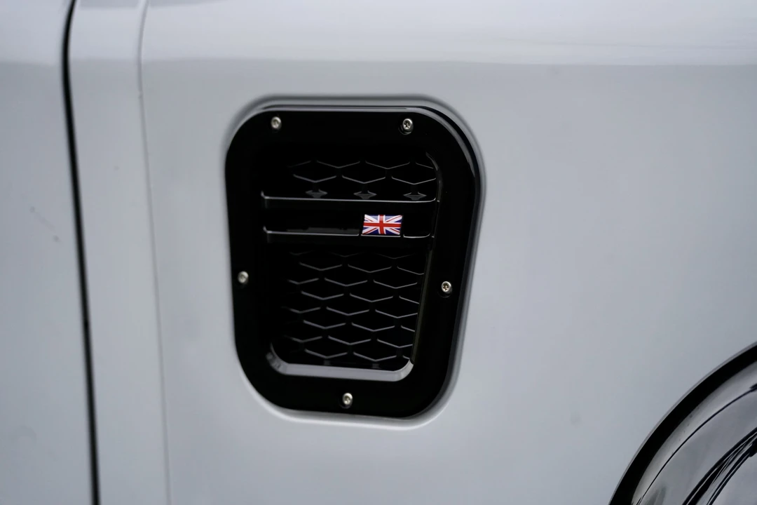 2015 Land Rover Defender 90 - Image 20 of 25