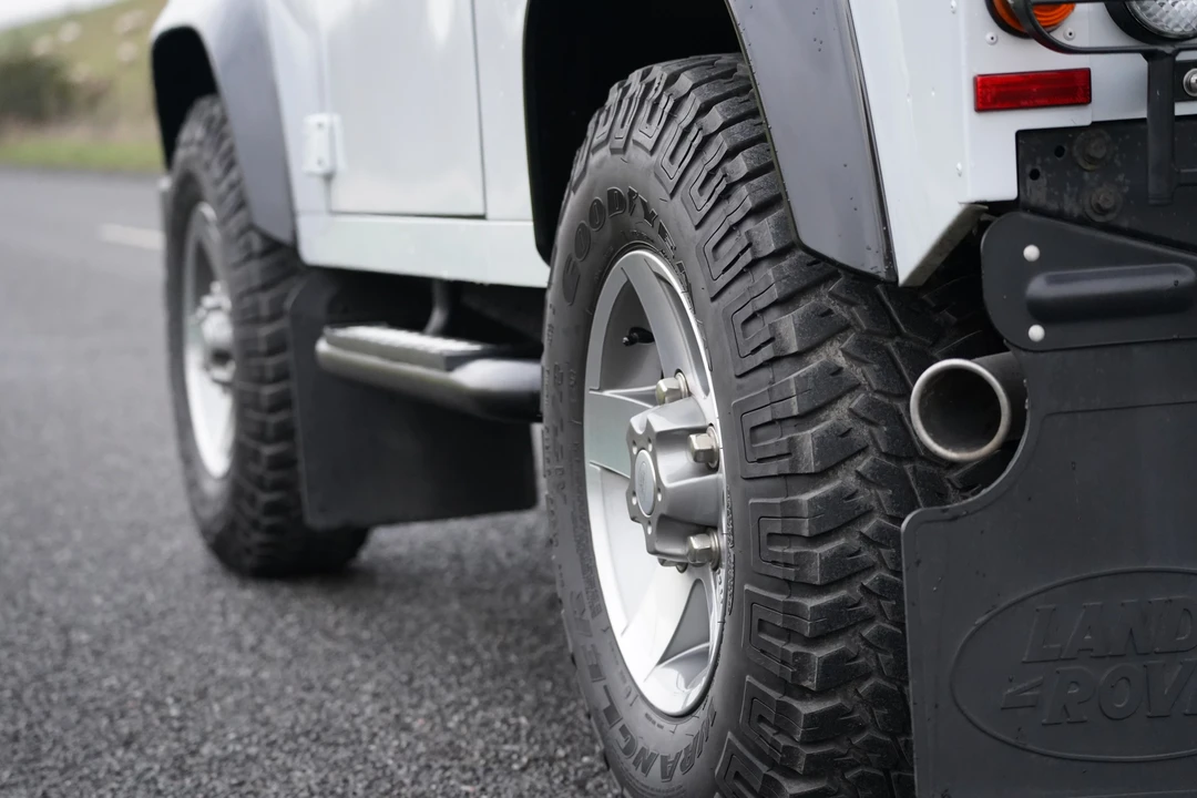2015 Land Rover Defender 90 - Image 22 of 25