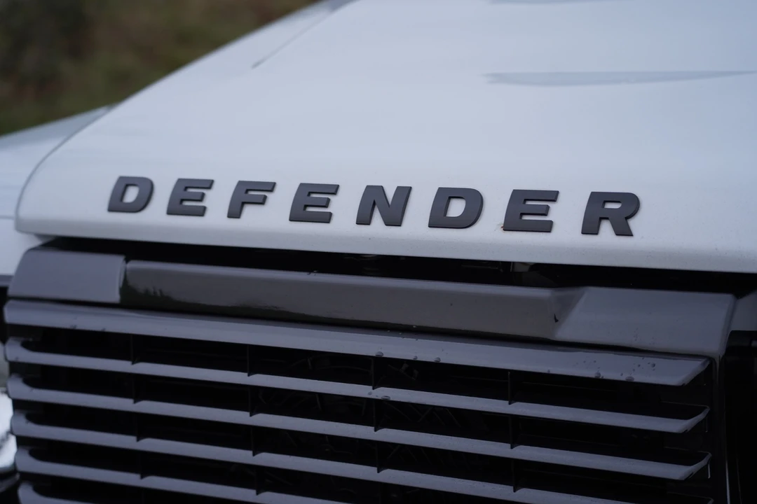 2015 Land Rover Defender 90 - Image 15 of 25