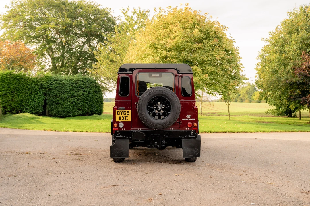 2015 Land Rover Defender 90 - Image 7 of 31
