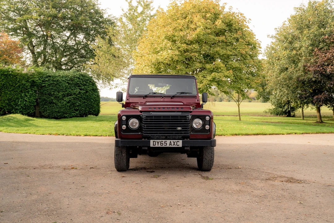 2015 Land Rover Defender 90 - Image 11 of 31