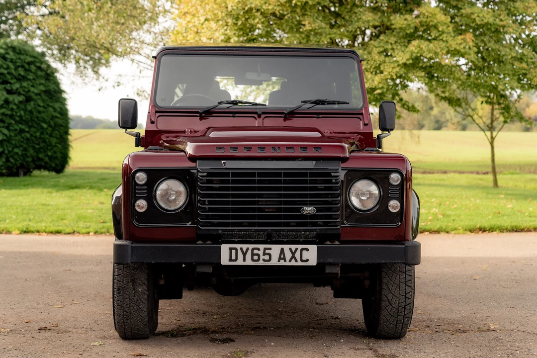 2015 Land Rover Defender 90 - Image 19 of 31