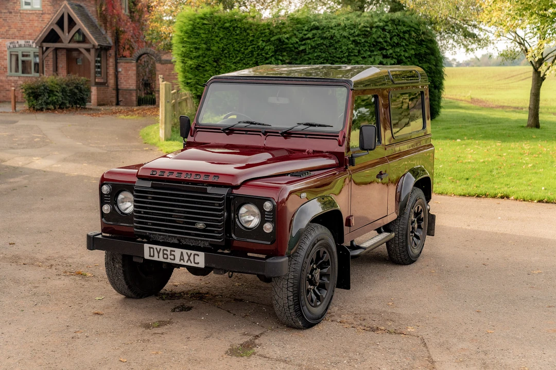 2015 Land Rover Defender 90 - Image 12 of 31