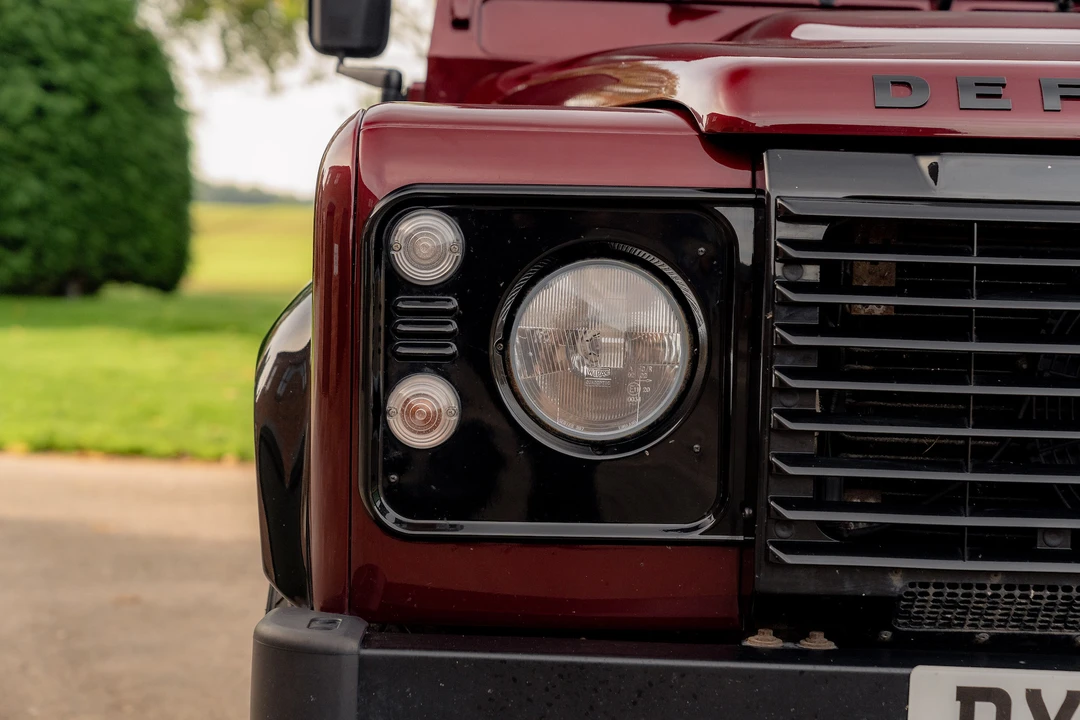 2015 Land Rover Defender 90 - Image 23 of 31