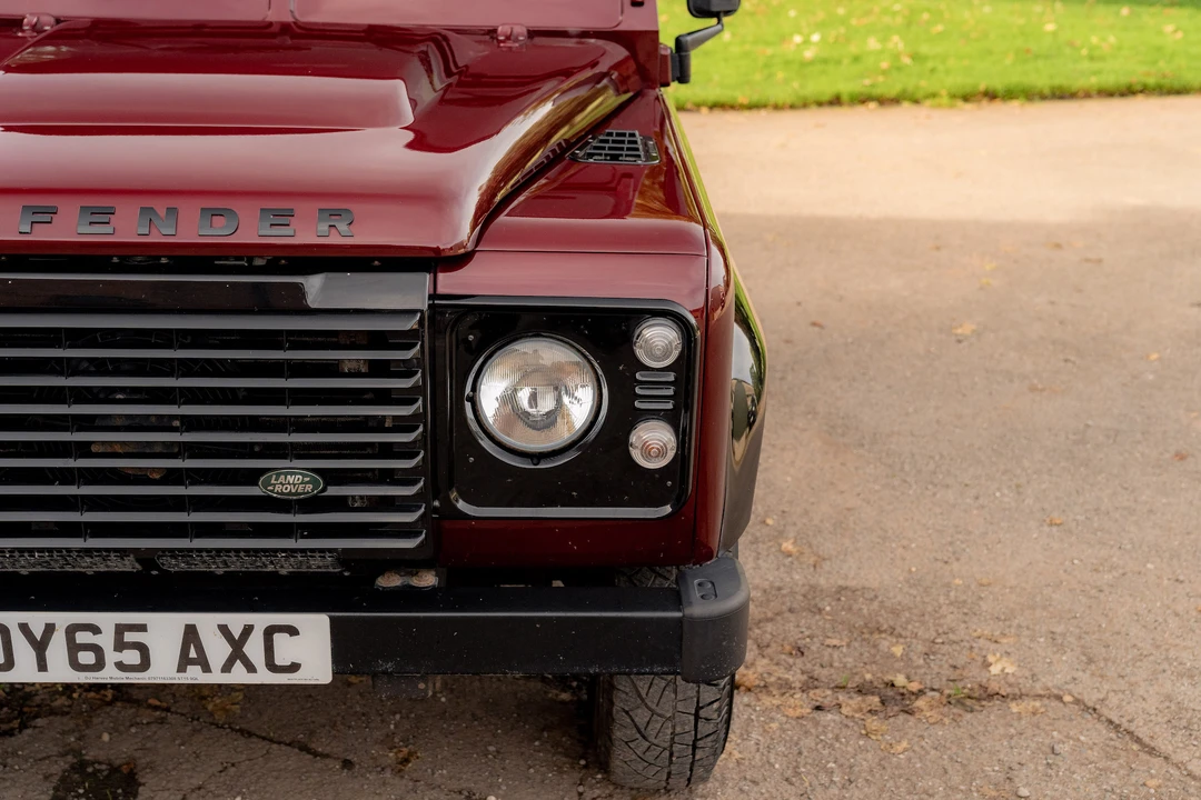 2015 Land Rover Defender 90 - Image 29 of 31