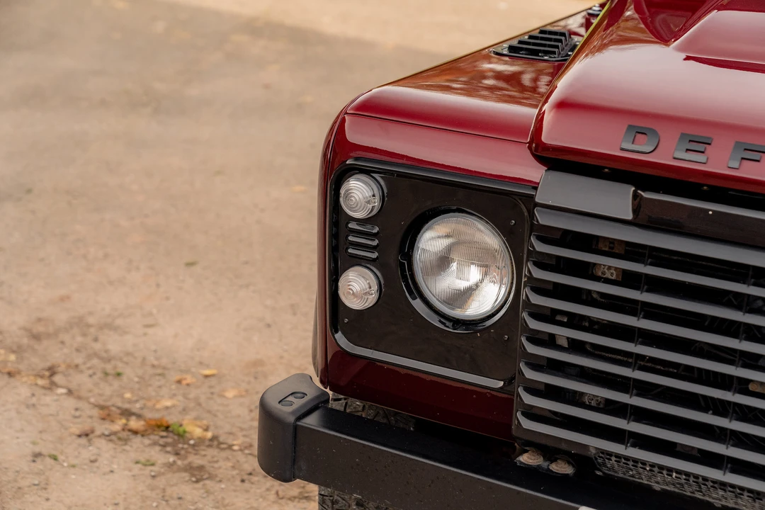 2015 Land Rover Defender 90 - Image 30 of 31