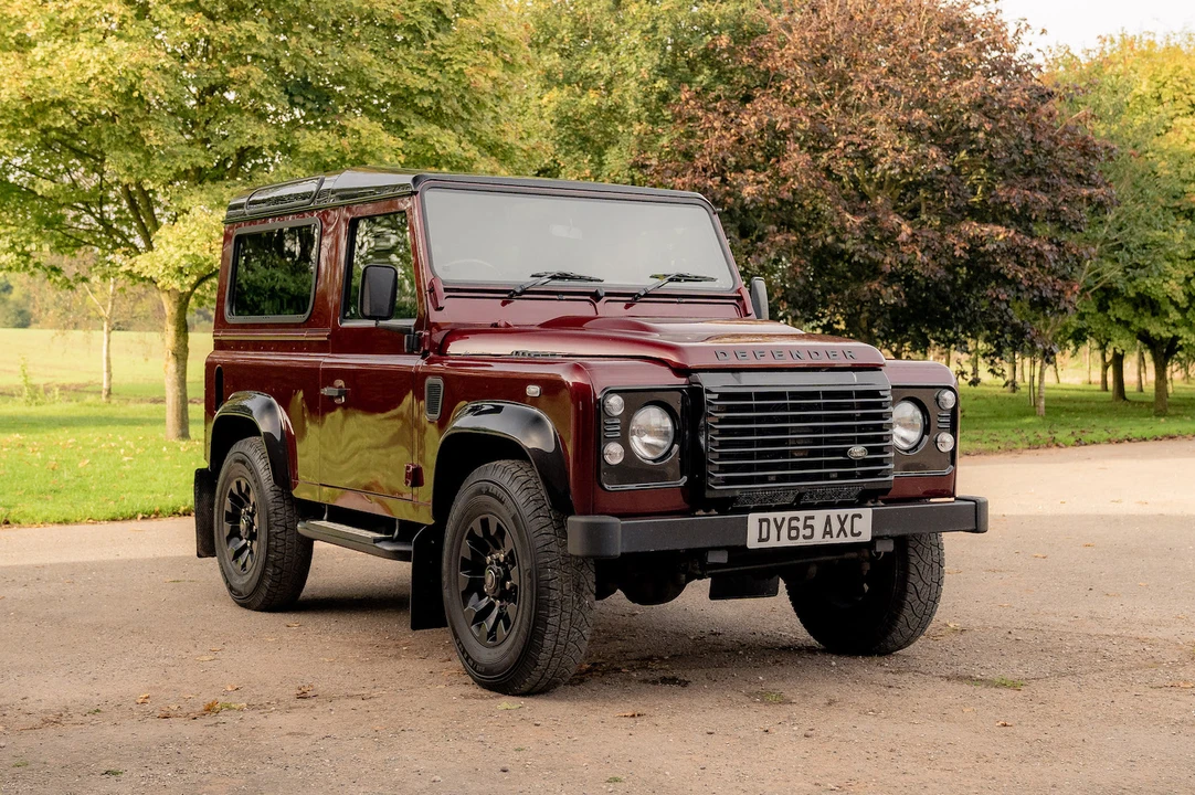 2015 Land Rover Defender 90 - Image 2 of 31