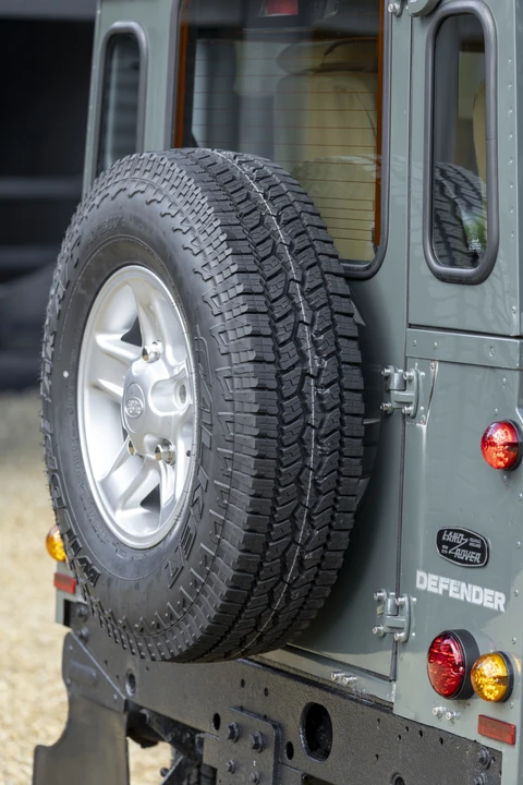 2015 Land Rover Defender 90 - Image 21 of 31