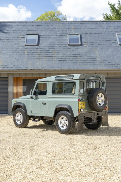 2015 Land Rover Defender 90 - Image 26 of 31