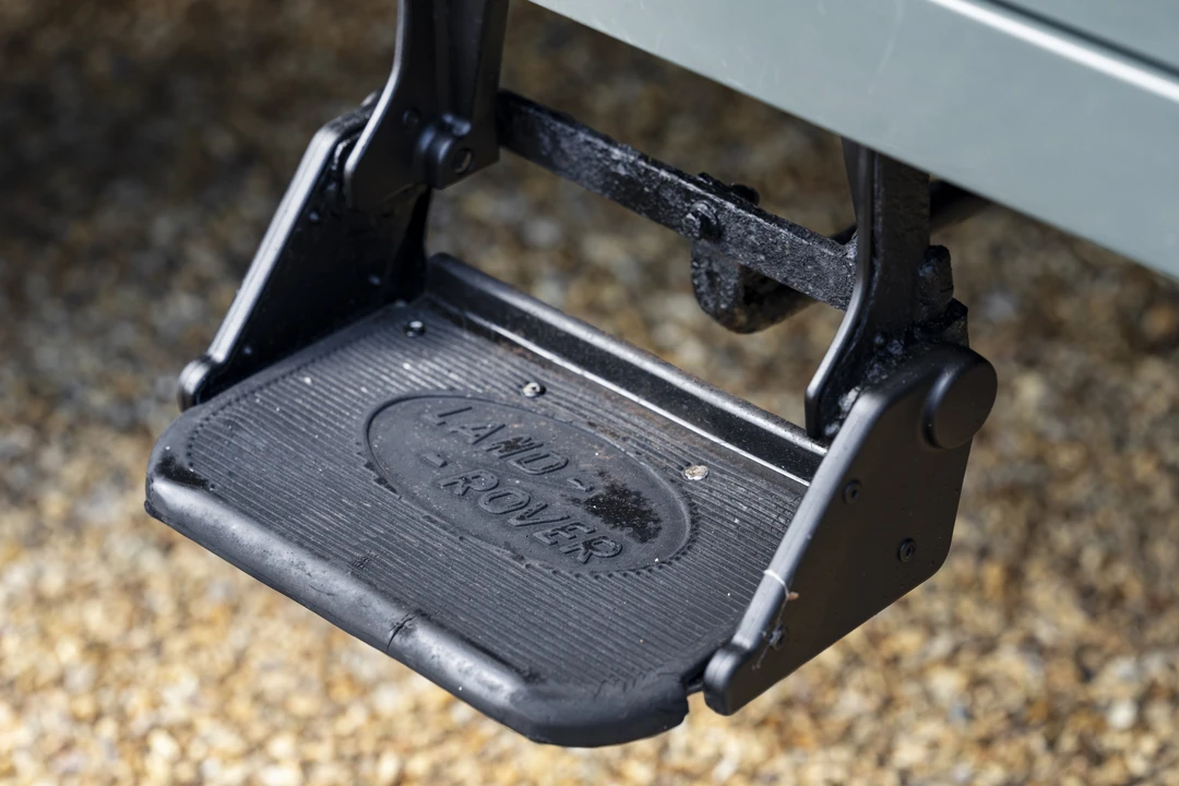 2015 Land Rover Defender 90 - Image 29 of 31