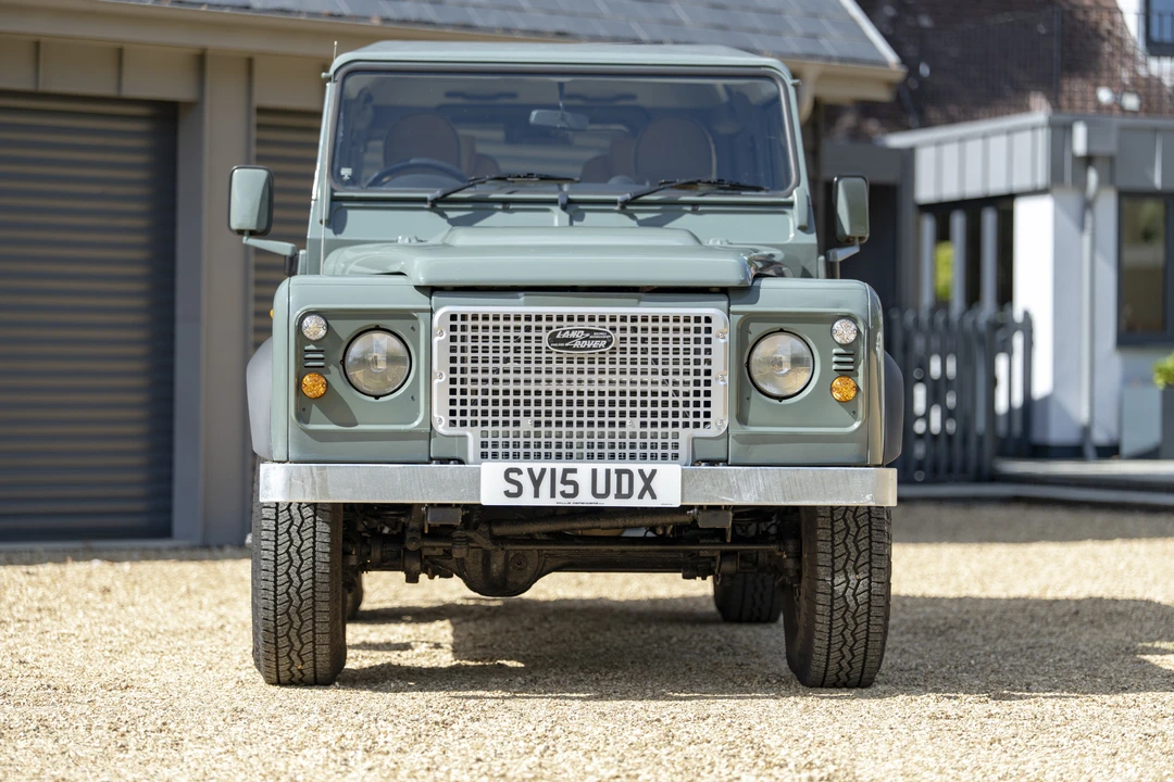 2015 Land Rover Defender 90 - Image 2 of 31