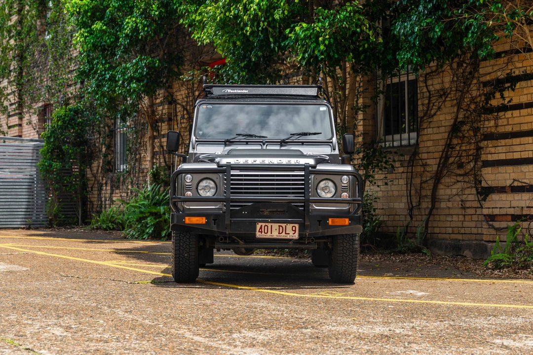 2015 Land Rover Defender 90 - Image 23 of 31