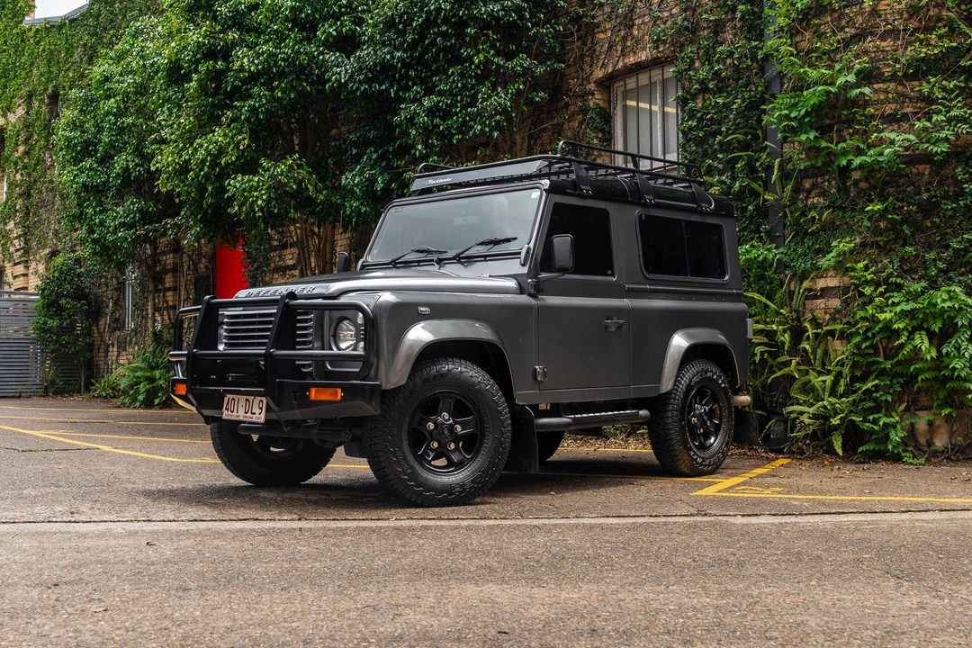 2015 Land Rover Defender 90 - Image 27 of 31