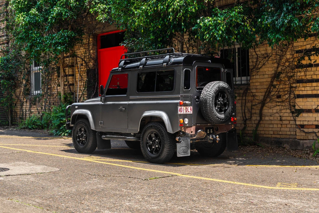 2015 Land Rover Defender 90 - Image 28 of 31