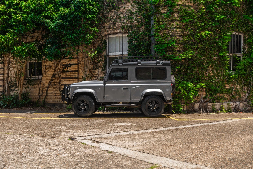 2015 Land Rover Defender 90 - Image 29 of 31