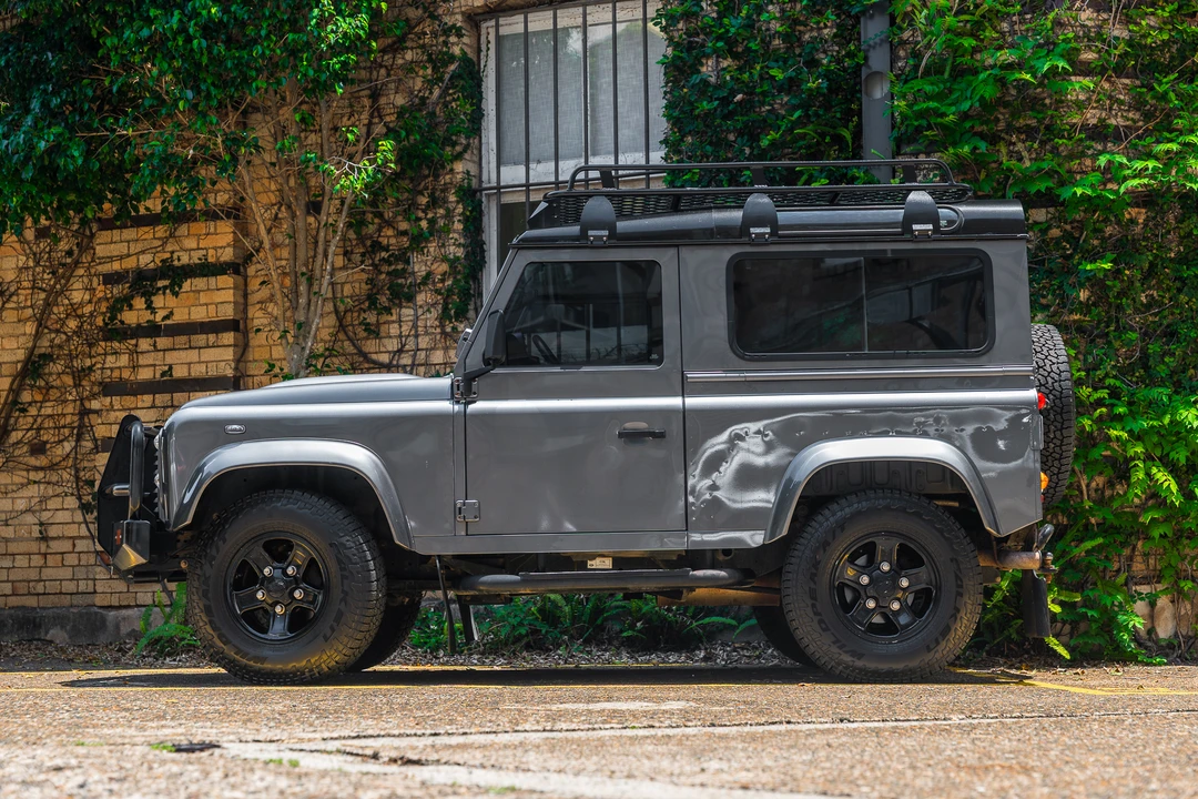 2015 Land Rover Defender 90 - Image 7 of 31