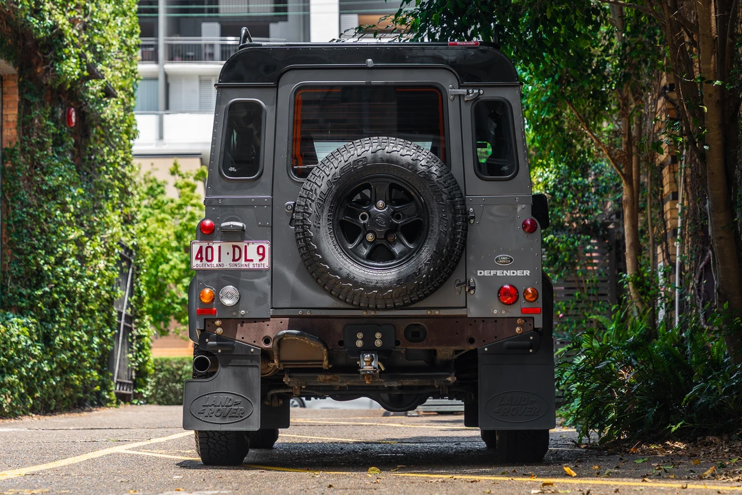 2015 Land Rover Defender 90 - Image 12 of 31