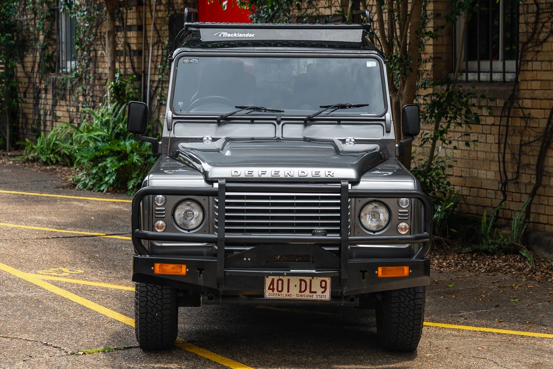2015 Land Rover Defender 90 - Image 16 of 31