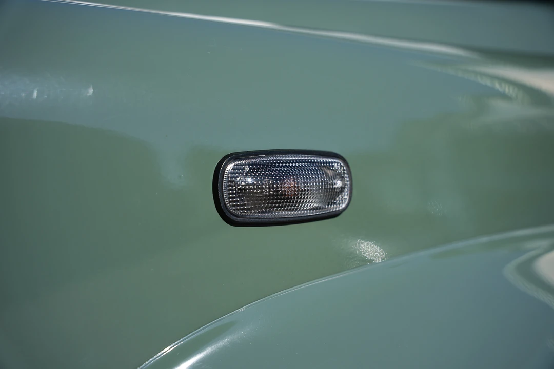 2015 Land Rover Defender 90 - Image 13 of 31