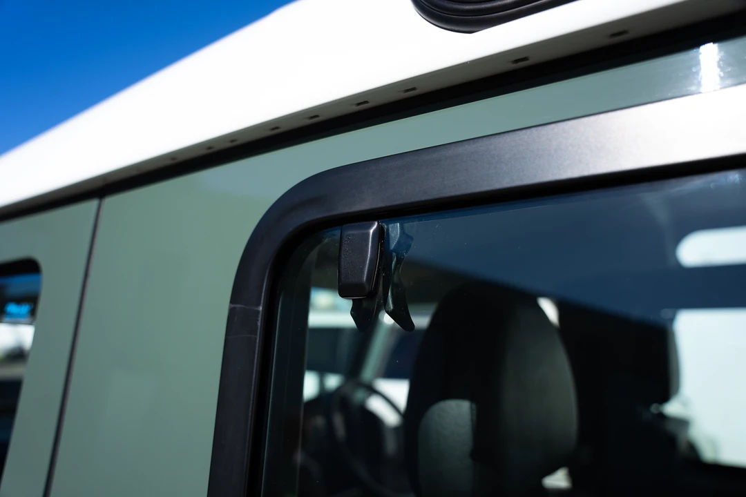 2015 Land Rover Defender 90 - Image 21 of 31