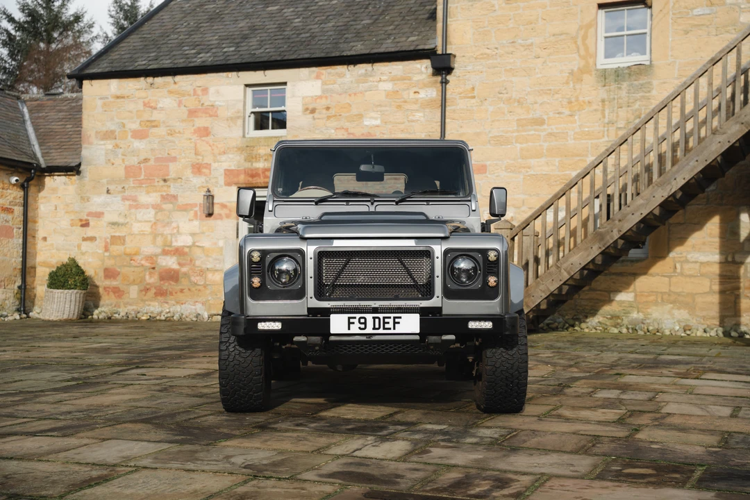2015 Land Rover Defender 90 - Image 2 of 31