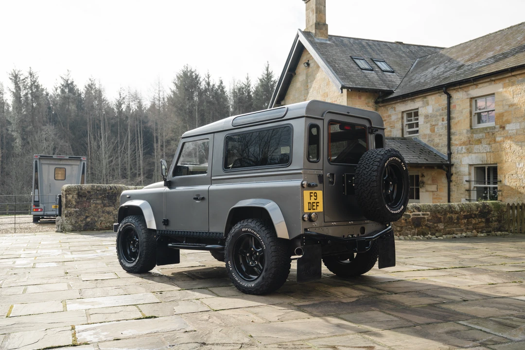 2015 Land Rover Defender 90 - Image 7 of 31