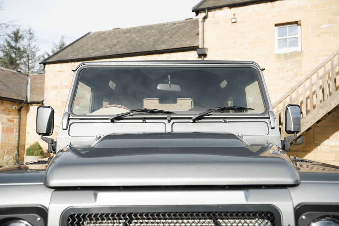 2015 Land Rover Defender 90 - Image 13 of 31