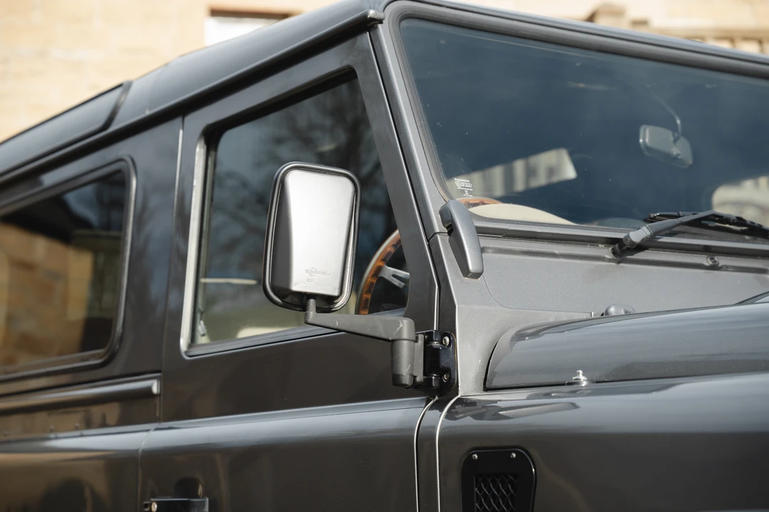 2015 Land Rover Defender 90 - Image 14 of 31
