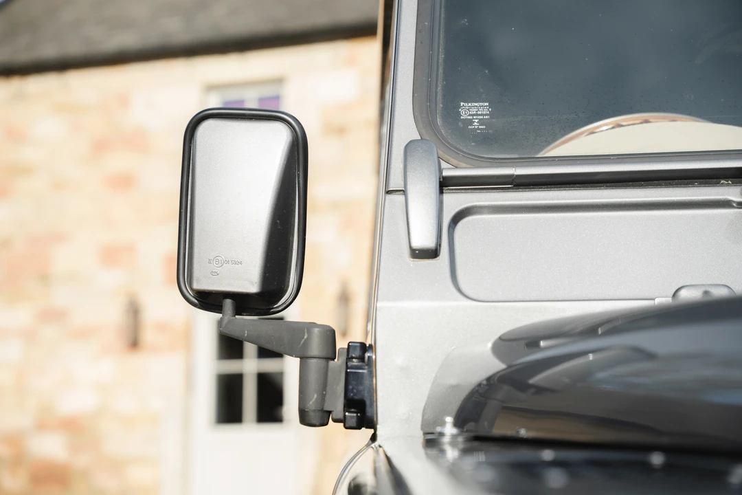 2015 Land Rover Defender 90 - Image 15 of 31